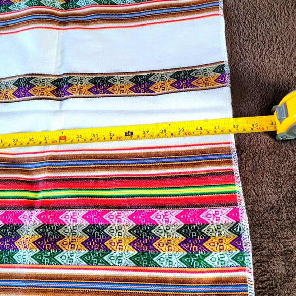 Vintage Peruvian table cloth/furniture cover - Picture 4 of 6